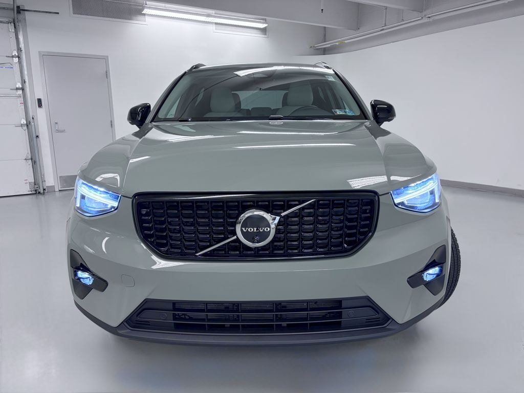 Used 2025 Volvo XC40 B5 Ultra Dark Theme SUV