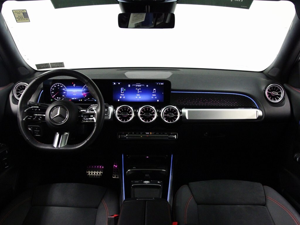 2024 Mercedes Benz GLB 250 photo 2