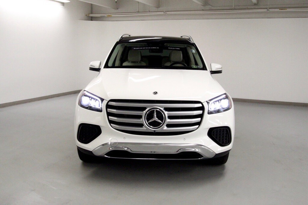 2024 Mercedes Benz GLS 450 photo 3