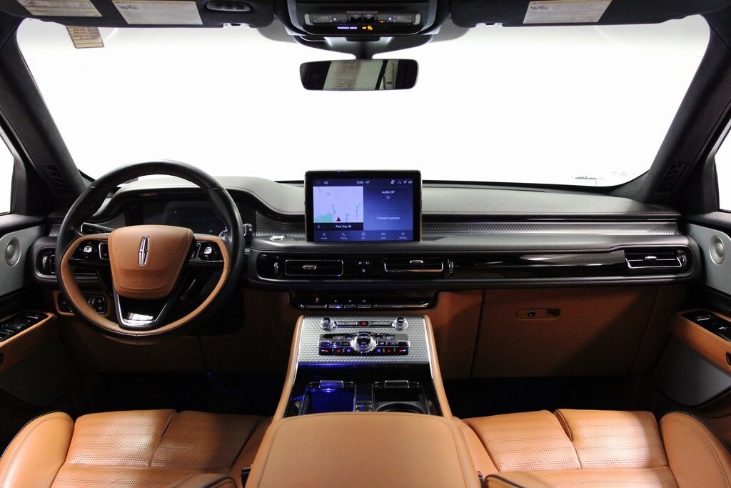 2023 Lincoln Aviator Black Label photo 2