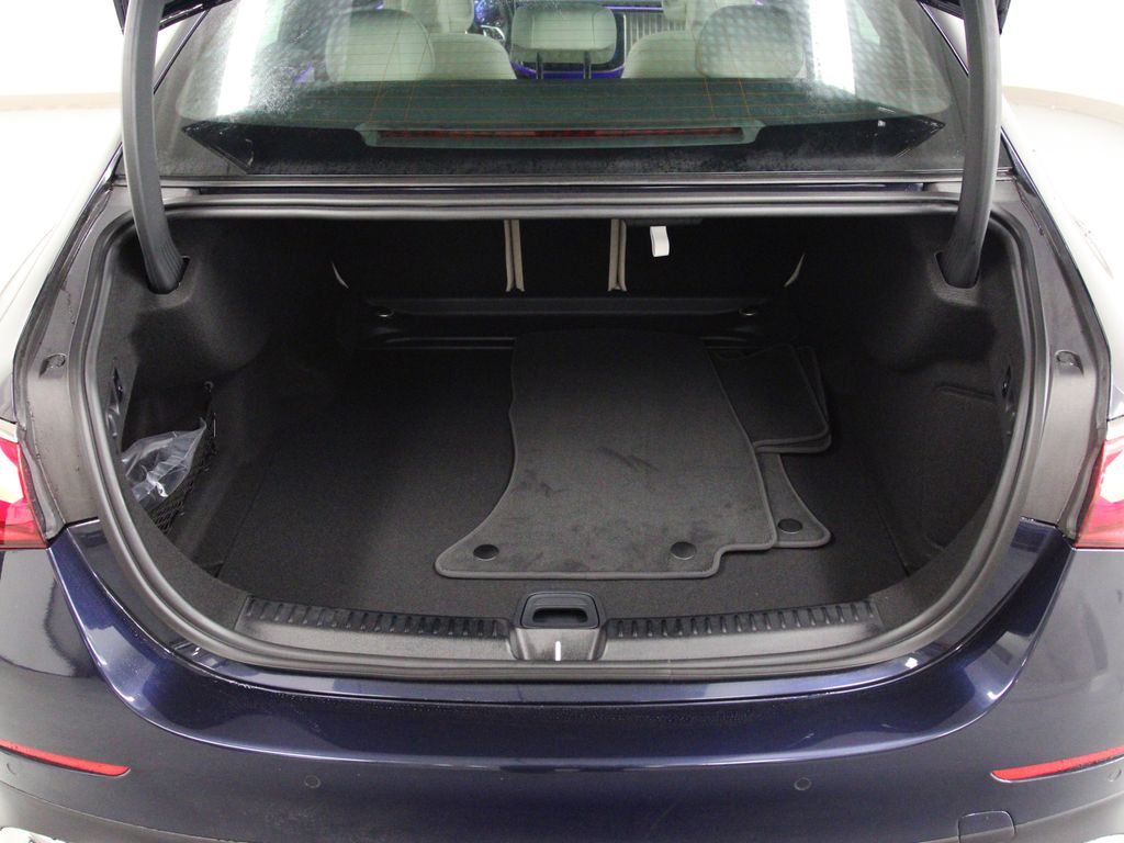 2026 Mercedes-Benz E-Class E350 - Photo 18