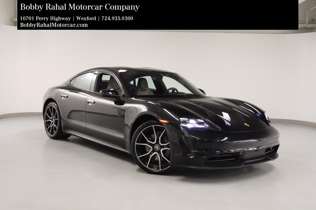 2022 Porsche Taycan Base's photo