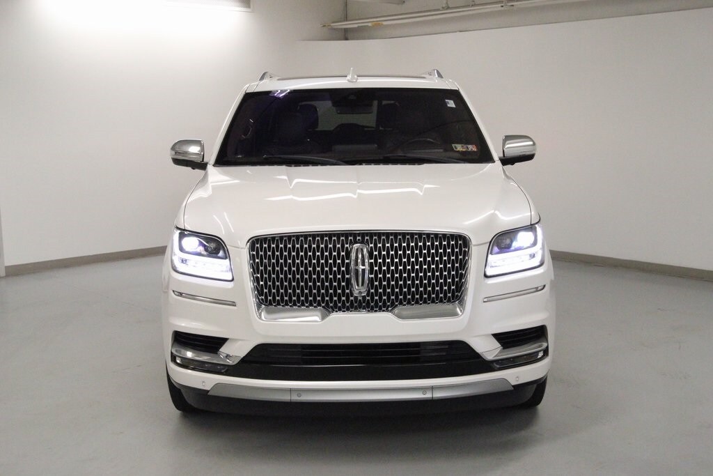 2019 Lincoln Navigator Black Label photo 3