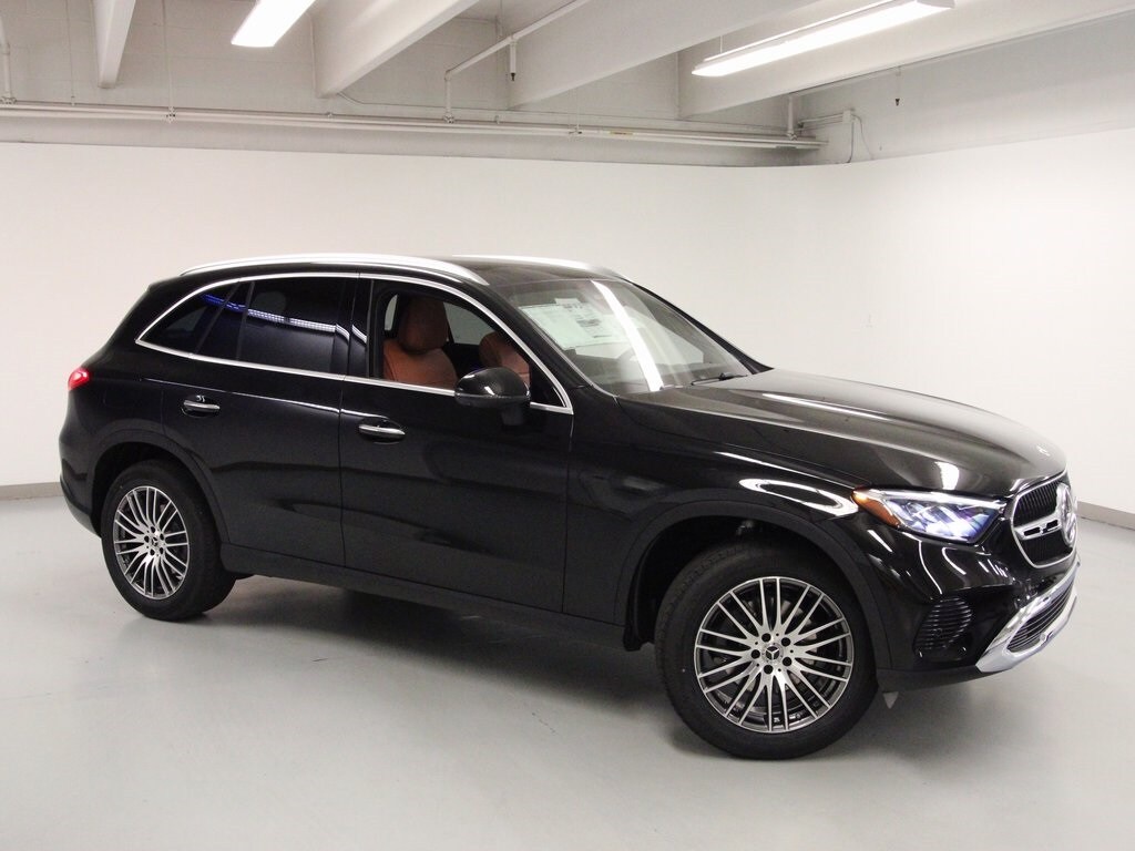 2026 Mercedes Benz GLC 300 4MATIC photo 2