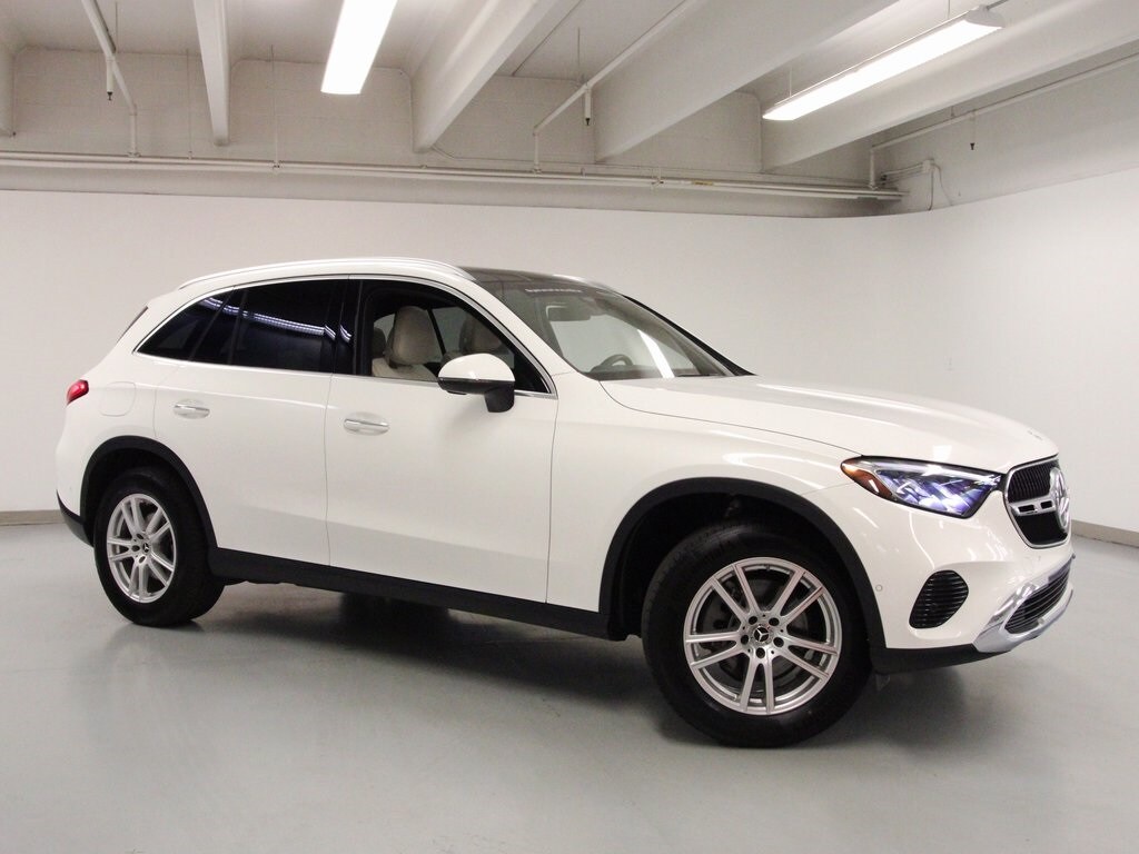 2025 Mercedes Benz GLC 300 4MATIC photo 4