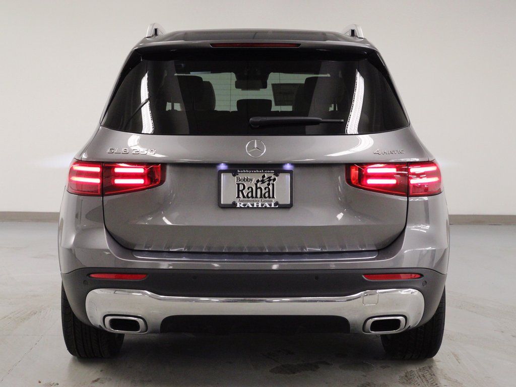 2026 Mercedes-Benz GLB GLB 250 - Photo 5