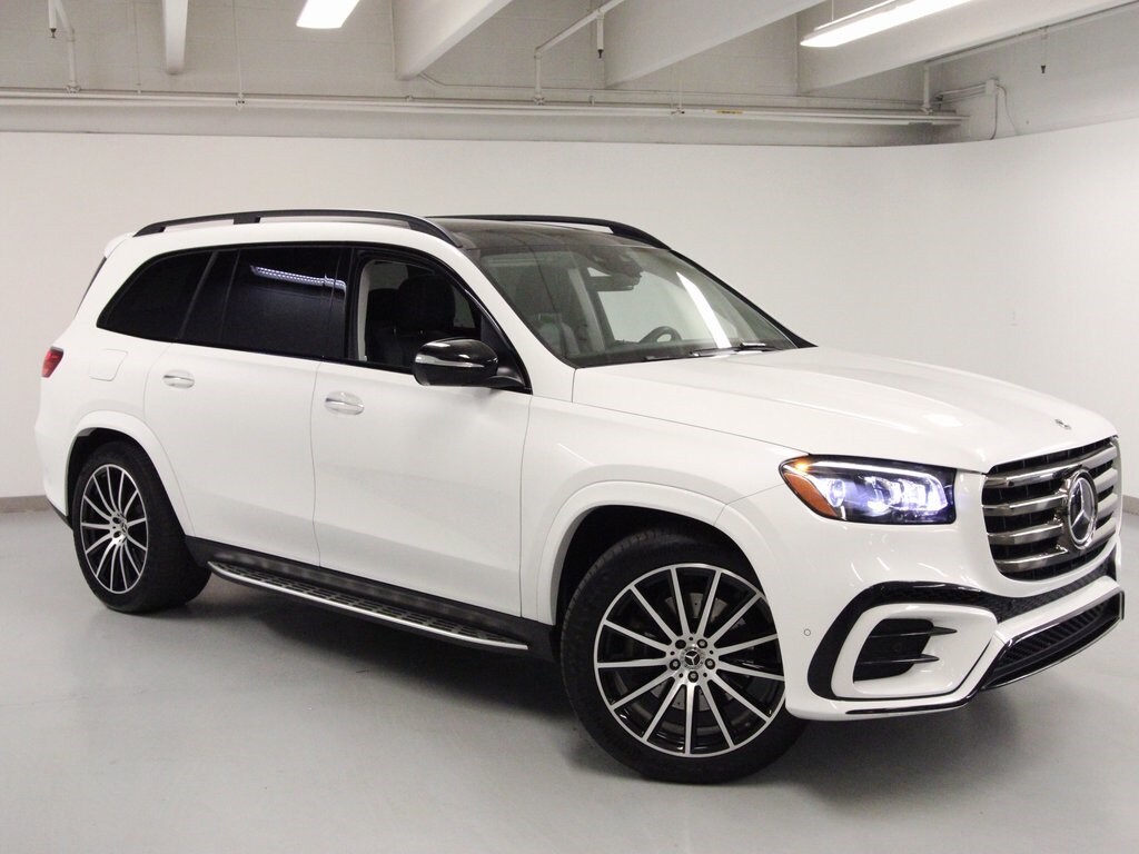 2024 Mercedes Benz GLS 580 photo 4