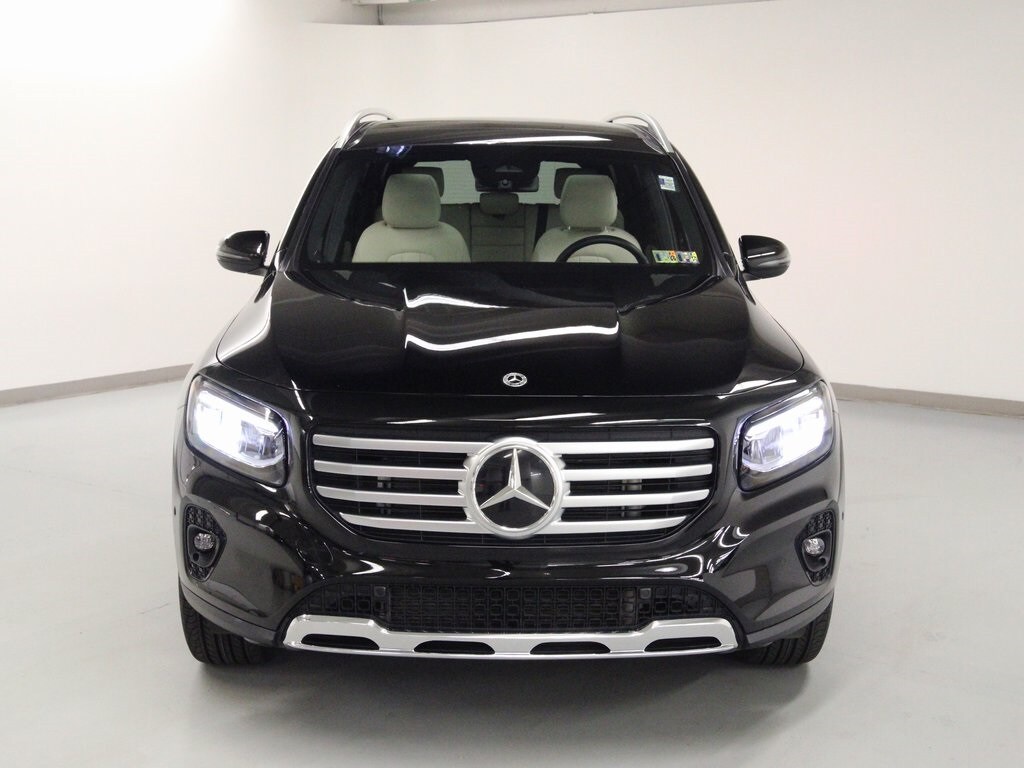 2025 Mercedes Benz GLB 250 4MATIC photo 3