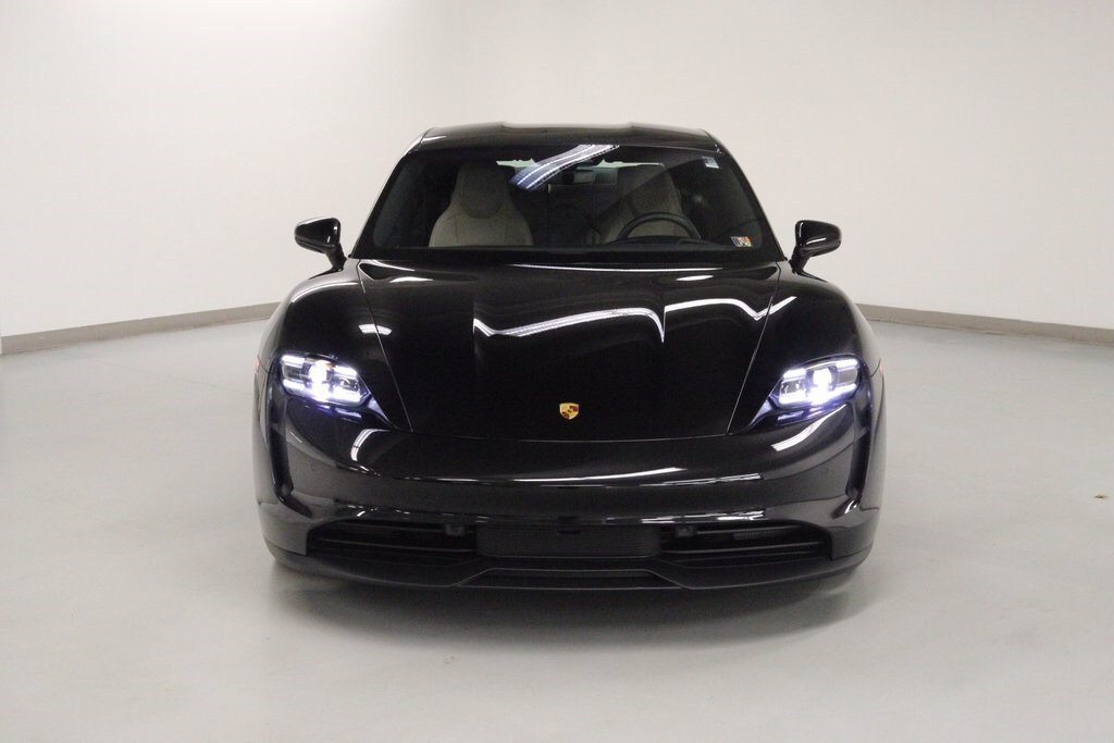 2022 Porsche Taycan Base photo 3