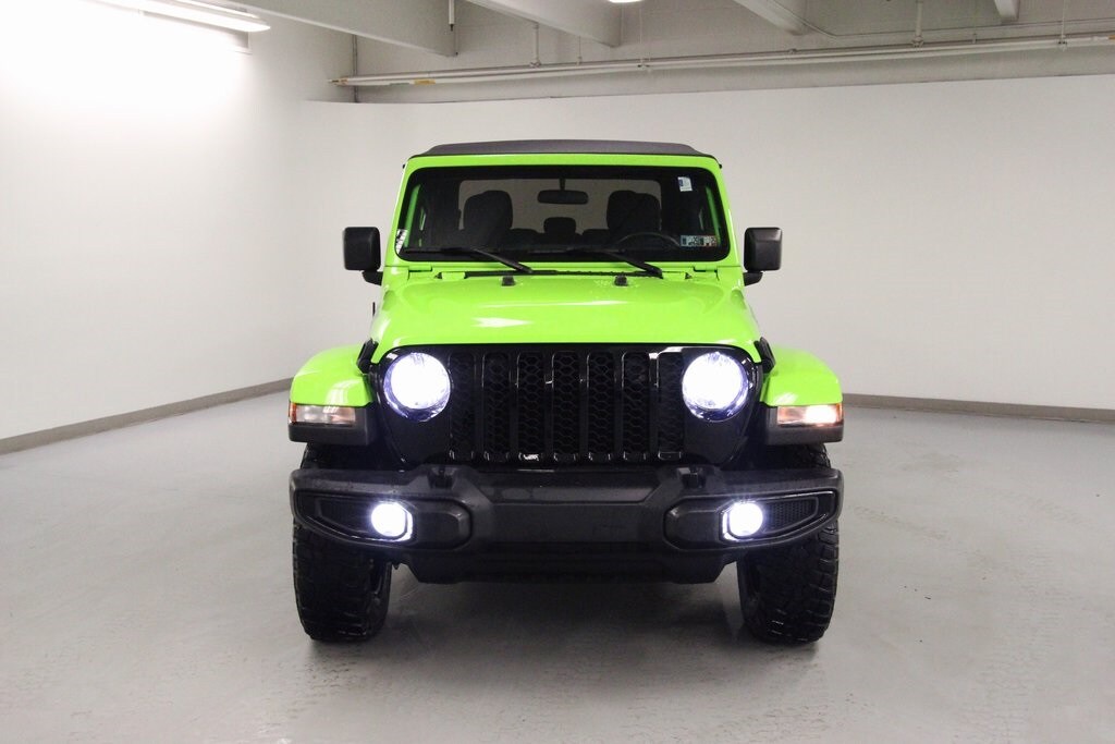 2021 Jeep Gladiator Willys photo 3