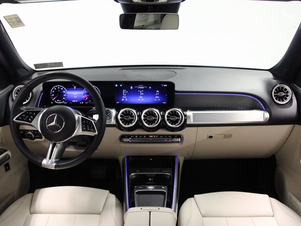 2025 Mercedes Benz GLB 250 4MATIC photo 2