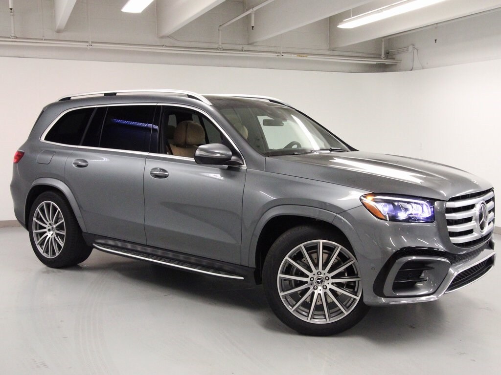 2026 Mercedes Benz GLS 580 4MATIC photo 4