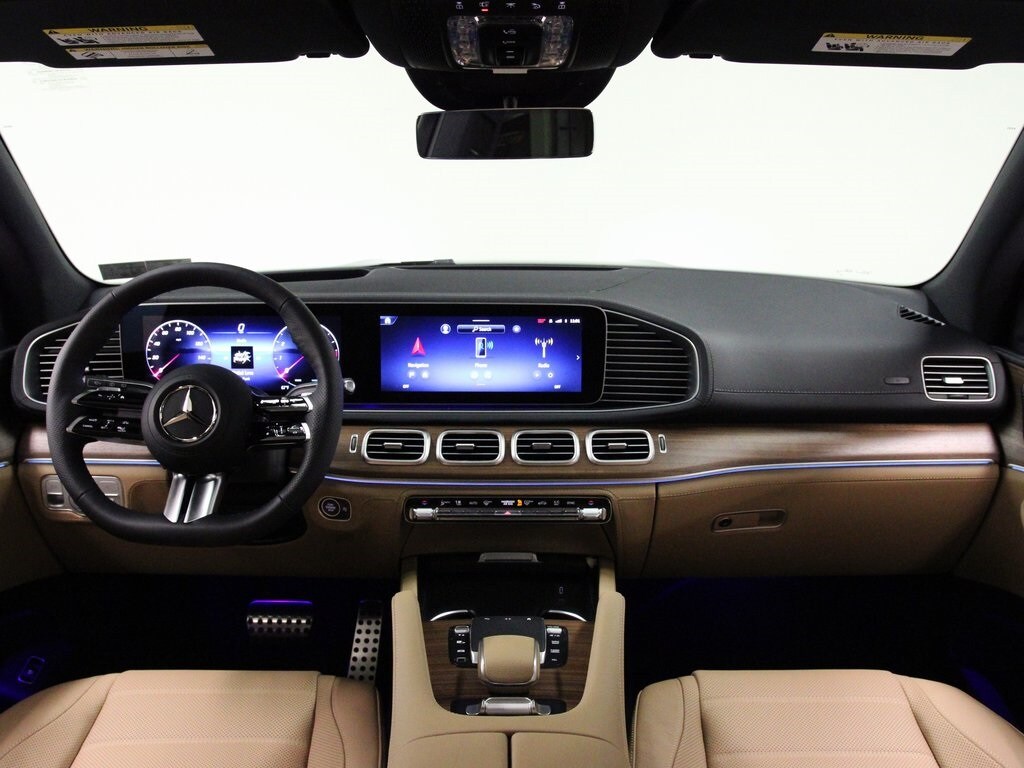 2026 Mercedes Benz GLS 580 4MATIC photo 2