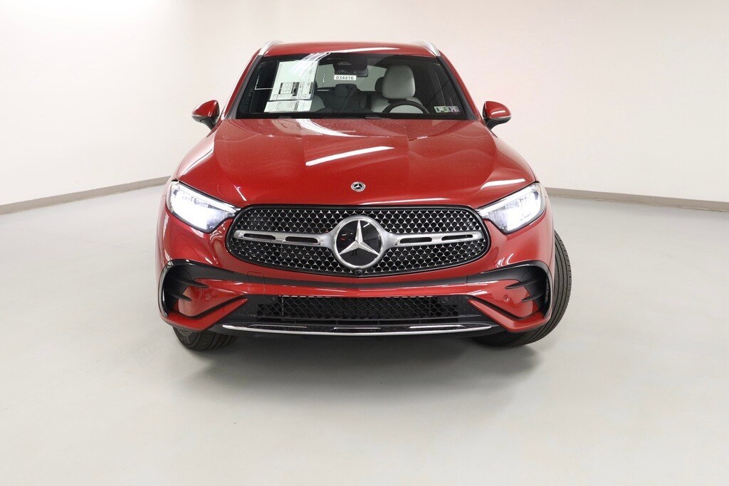 2025 Mercedes Benz GLC 300 4MATIC photo 2