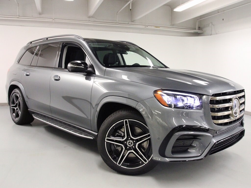 2026 Mercedes Benz GLS 450 4MATIC photo 4
