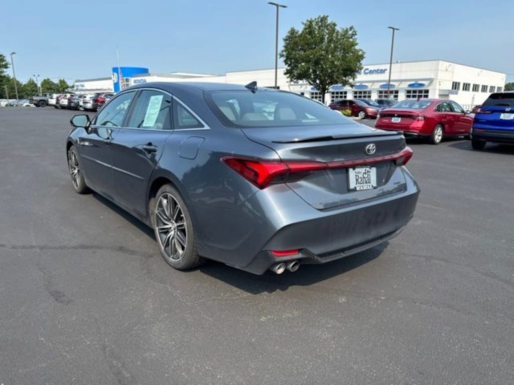Used 2019 Toyota Avalon XSE Sedan