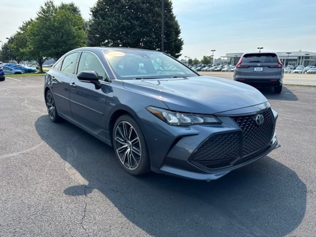 Used 2019 Toyota Avalon XSE Sedan
