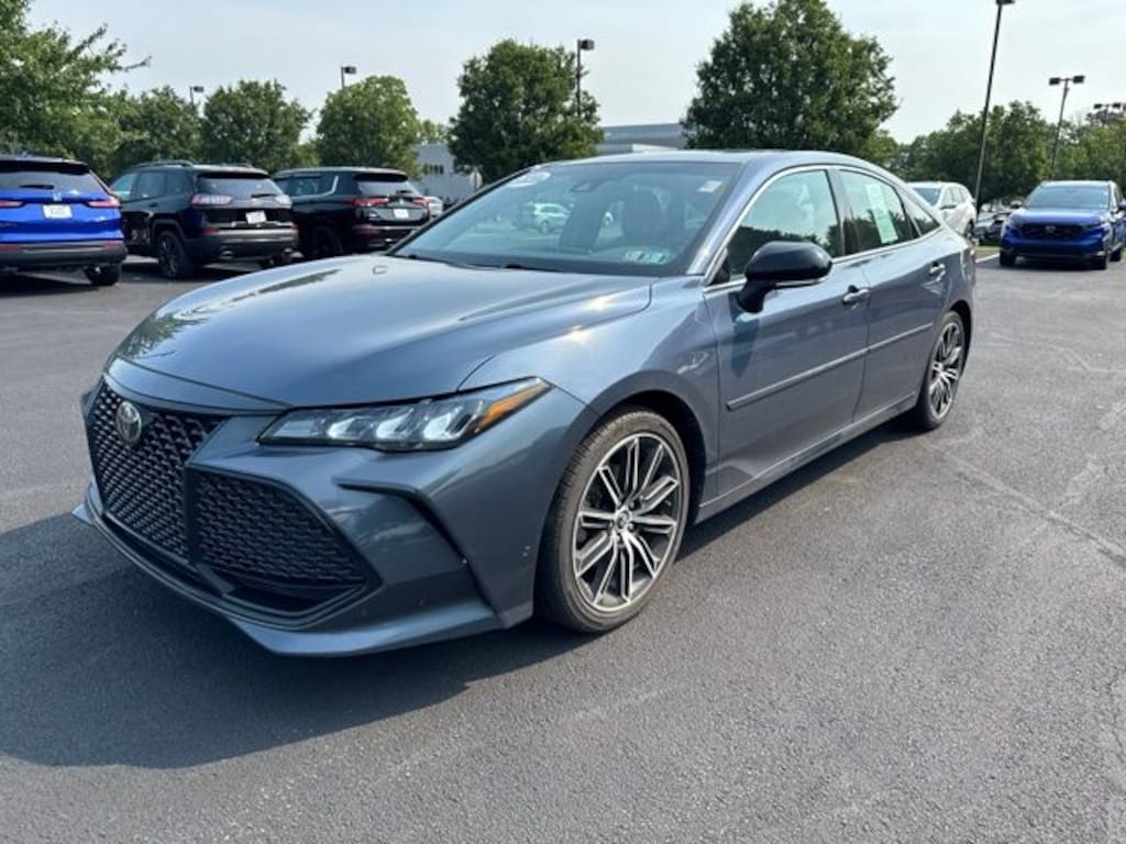 Used 2019 Toyota Avalon XSE Sedan