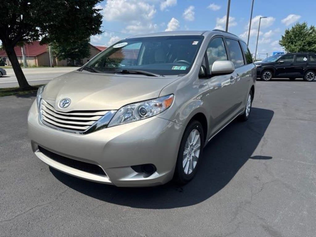 Used 2017 Toyota Sienna LE 7 Passenger Minivan/Van