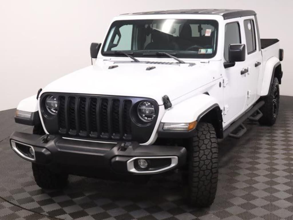 Used 2022 Jeep Gladiator Sport Truck