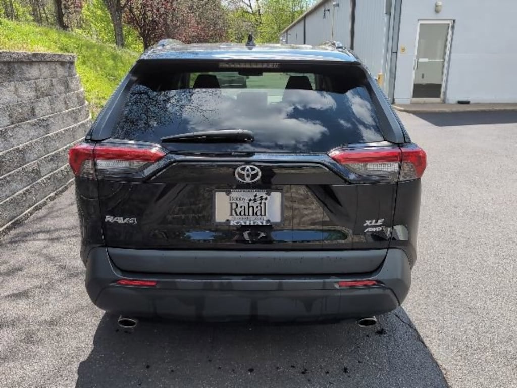 Used 2022 Toyota RAV4 XLE