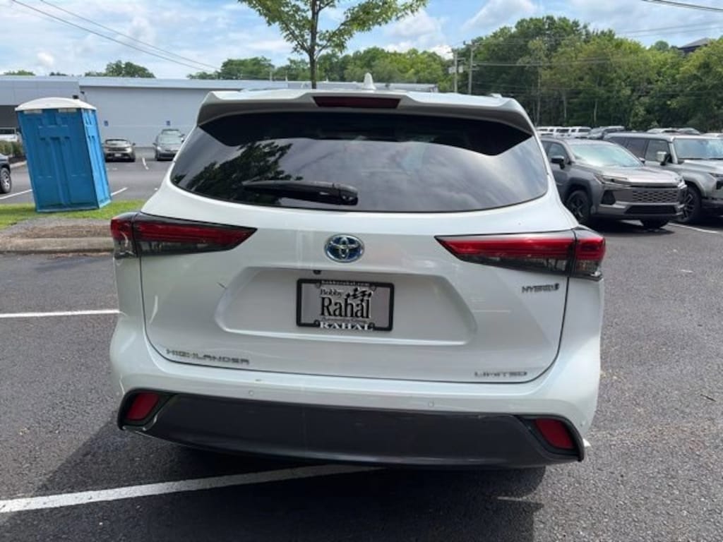 Used 2022 Toyota Highlander Hybrid Limited