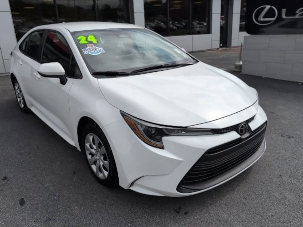 Used 2024 Toyota Corolla LE