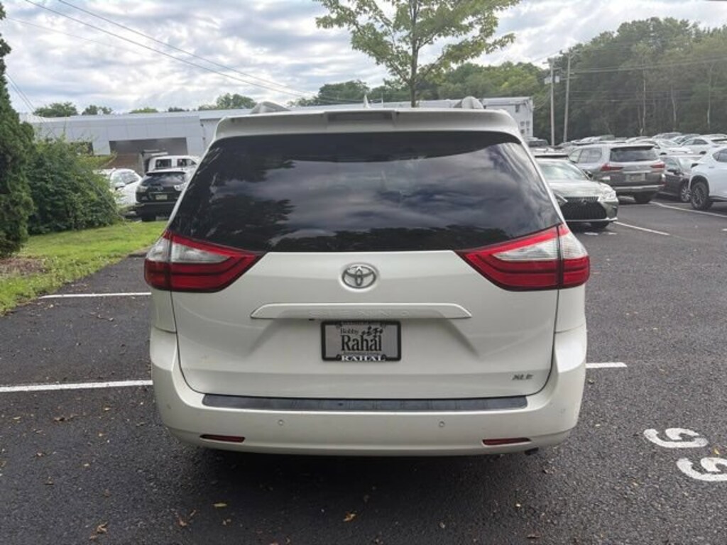 Used 2019 Toyota Sienna XLE