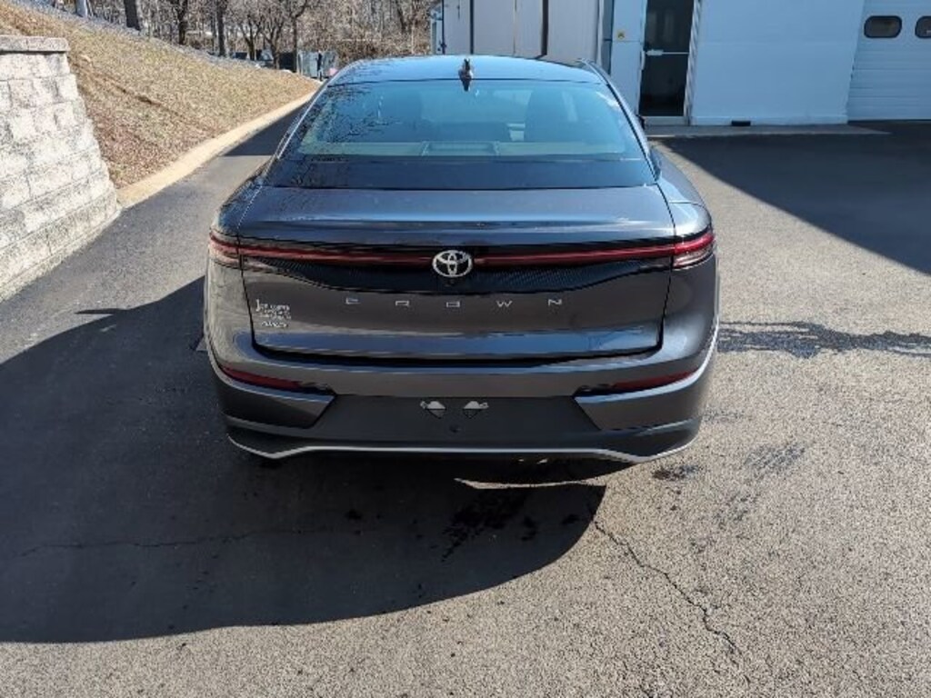 Used 2023 Toyota Crown XLE