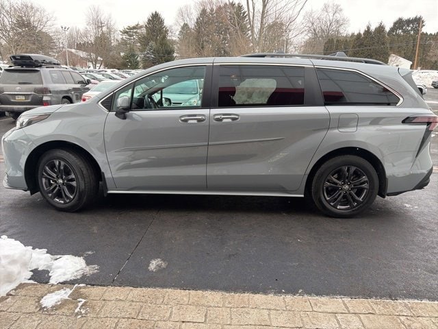 2024 Toyota Sienna Woodland Edition