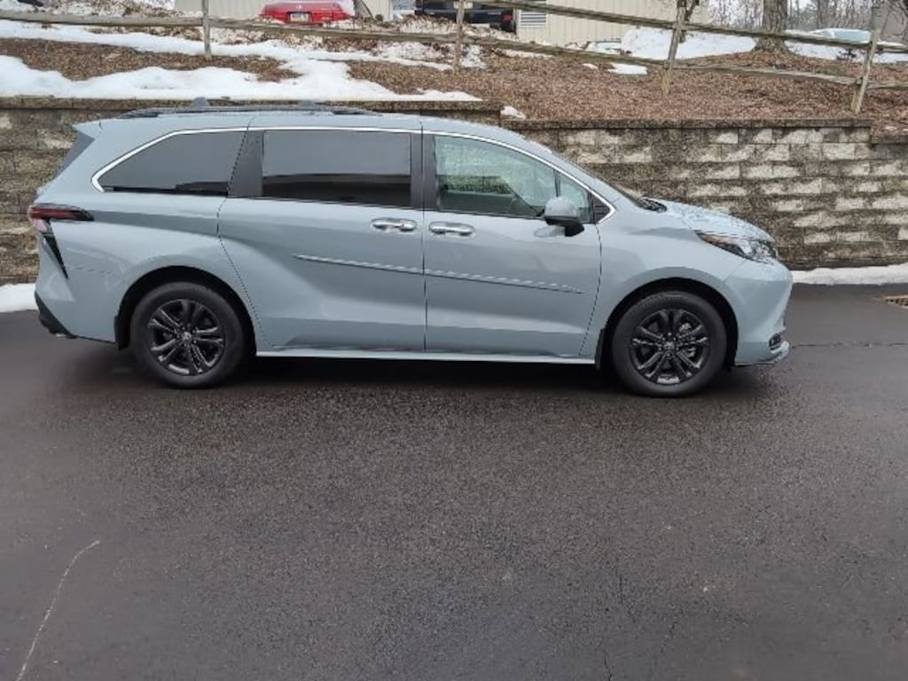Used 2024 Toyota Sienna Woodland Edition