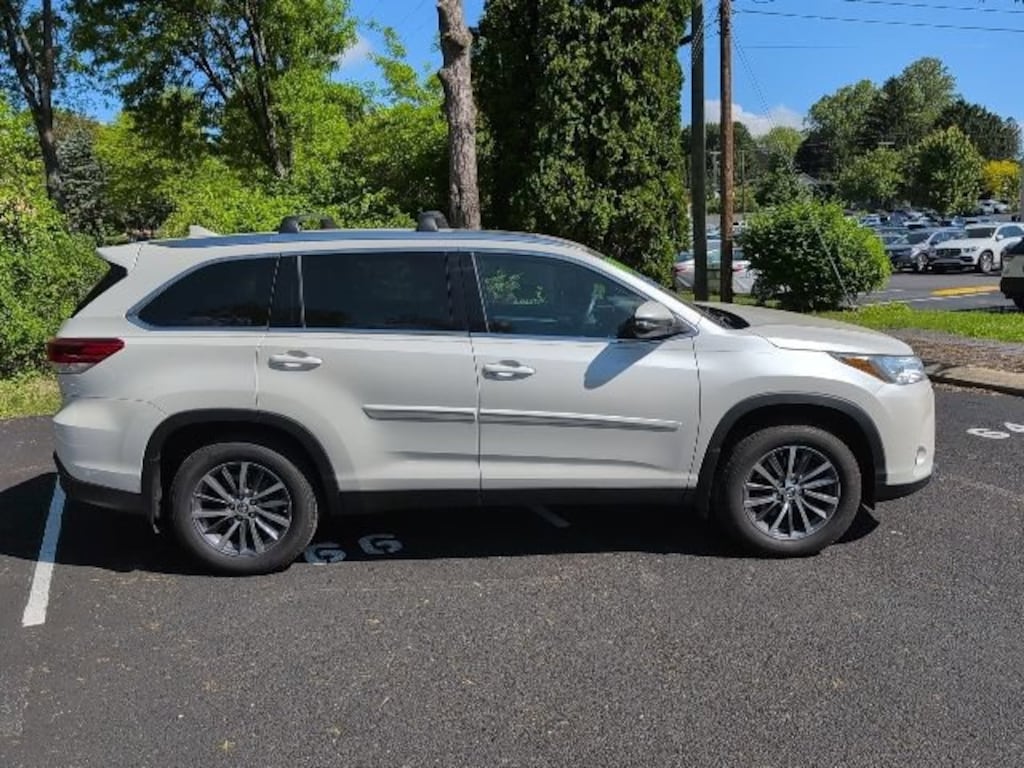 Used 2019 Toyota Highlander XLE