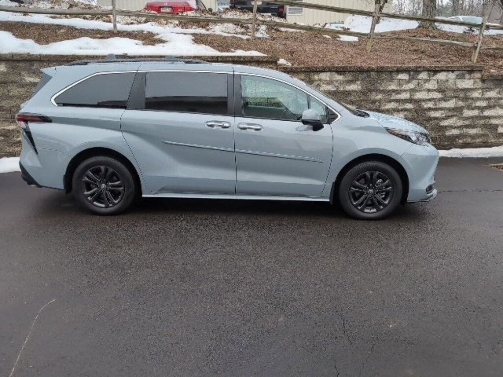 Used 2024 Toyota Sienna Woodland Edition