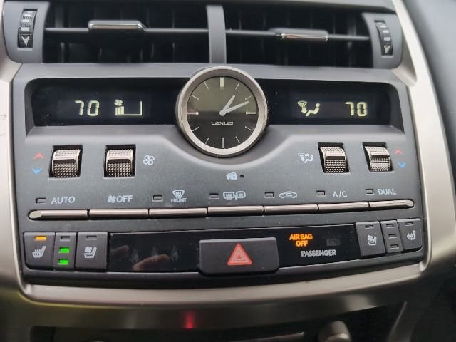 2020 Lexus NX Hybrid 300h - Photo 17
