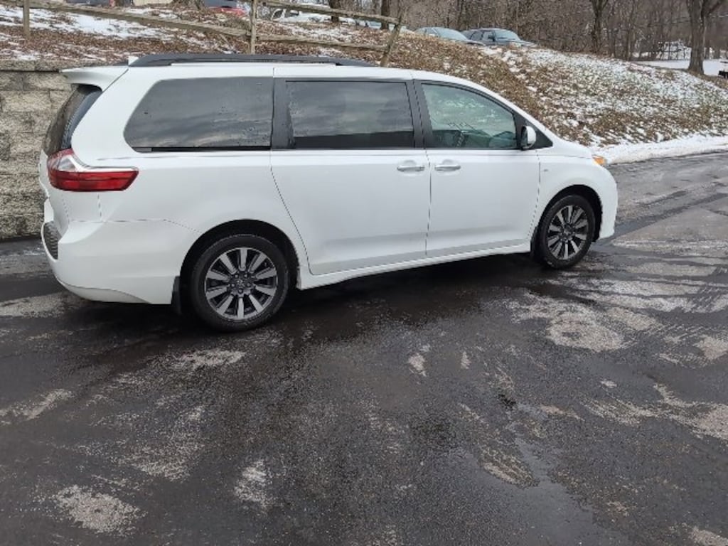 Used 2019 Toyota Sienna LE