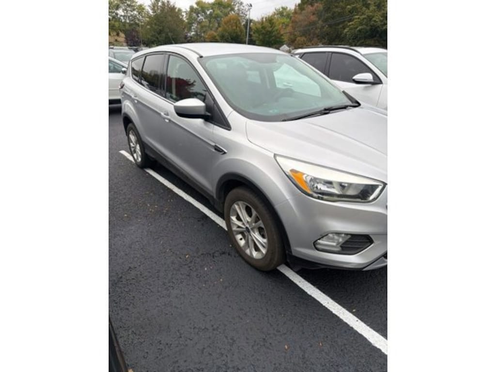 Used 2017 Ford Escape SE