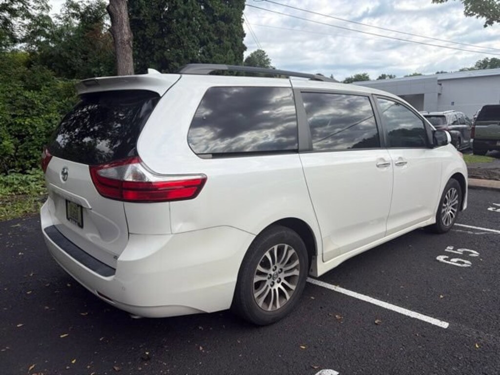 Used 2019 Toyota Sienna XLE