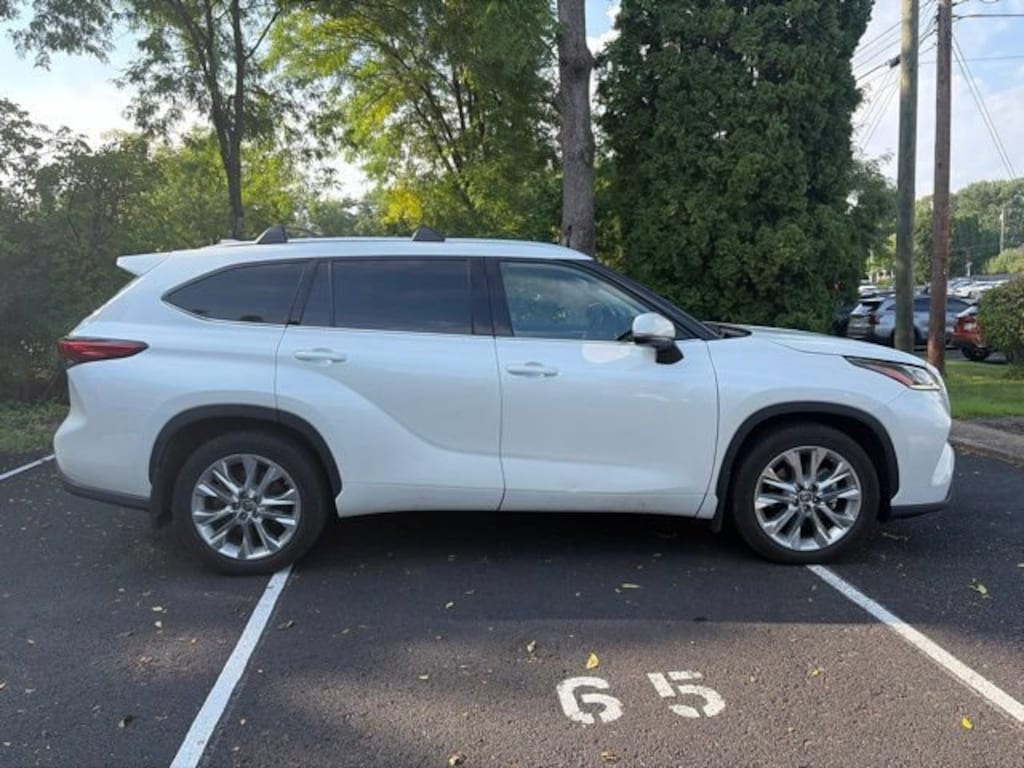 Used 2021 Toyota Highlander Limited
