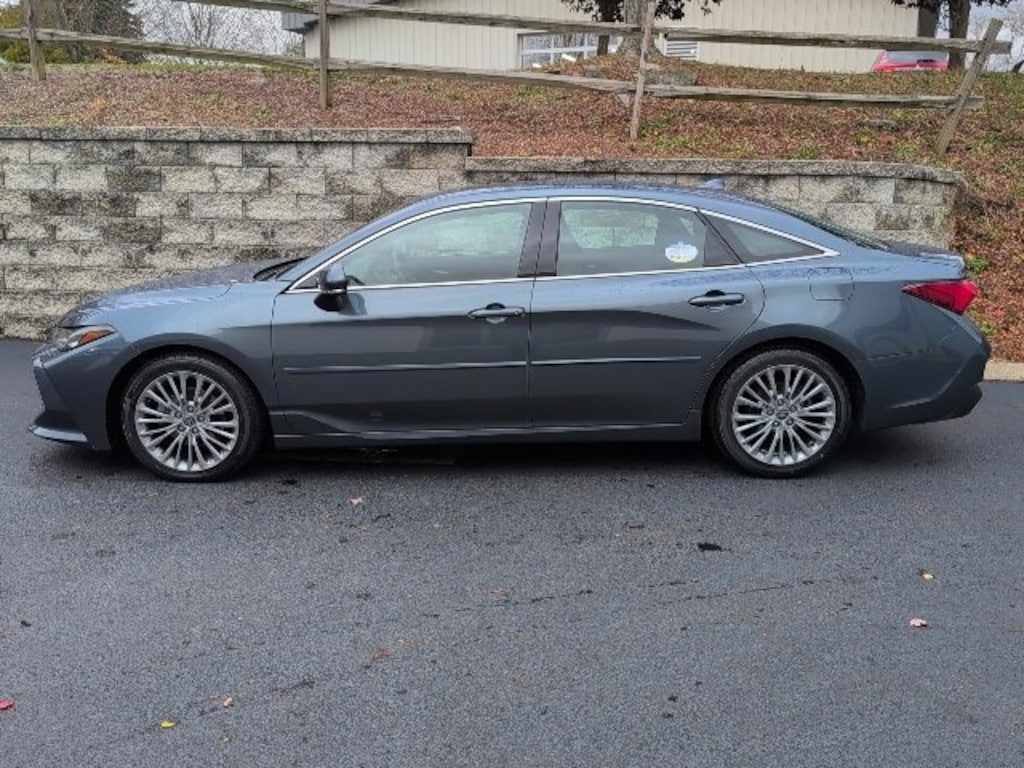 Used 2022 Toyota Avalon Hybrid Limited