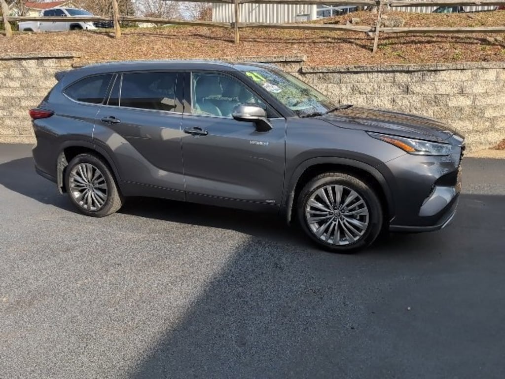 Used 2021 Toyota Highlander Hybrid Platinum