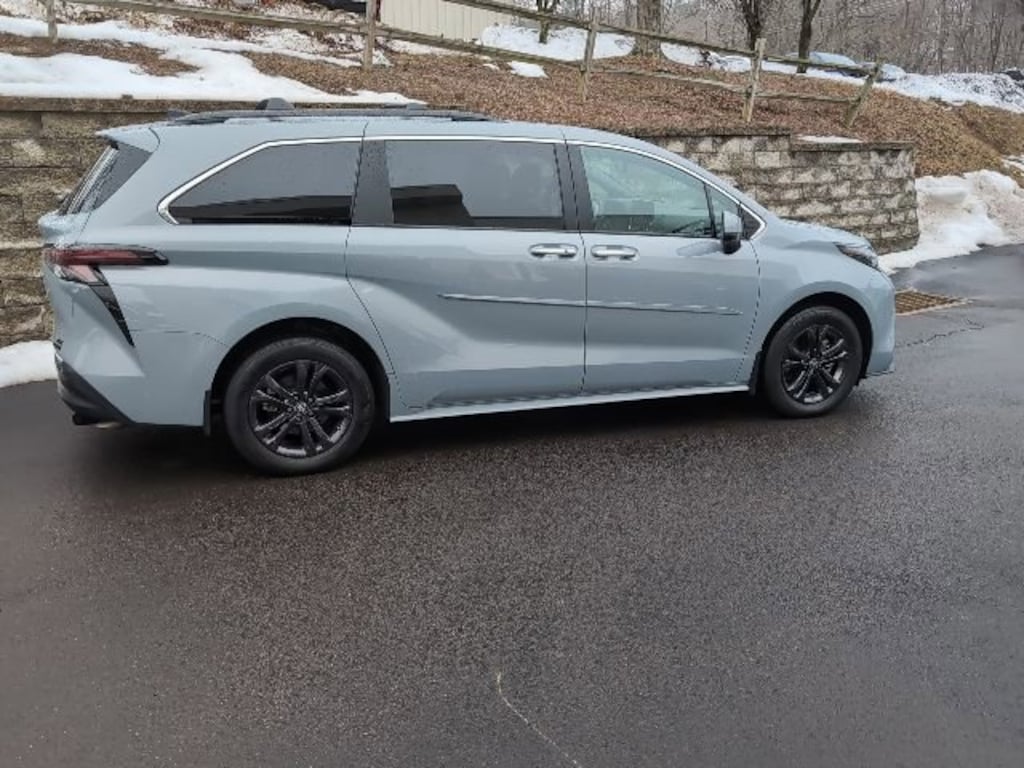 Used 2024 Toyota Sienna Woodland Edition