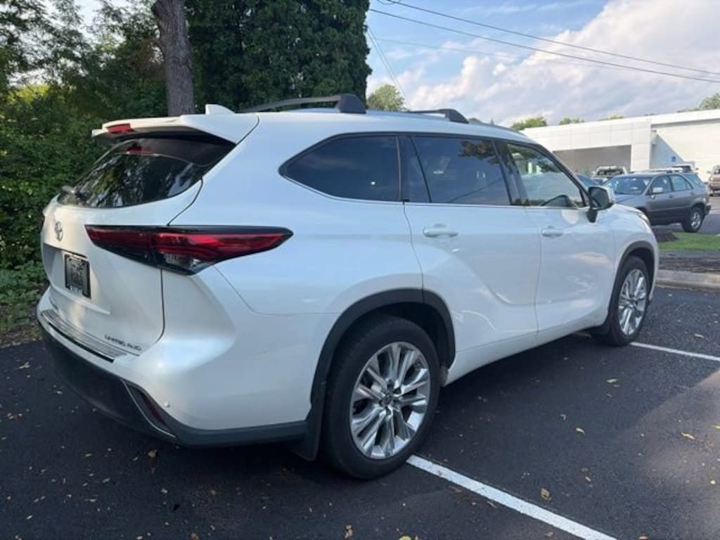 Used 2021 Toyota Highlander Limited