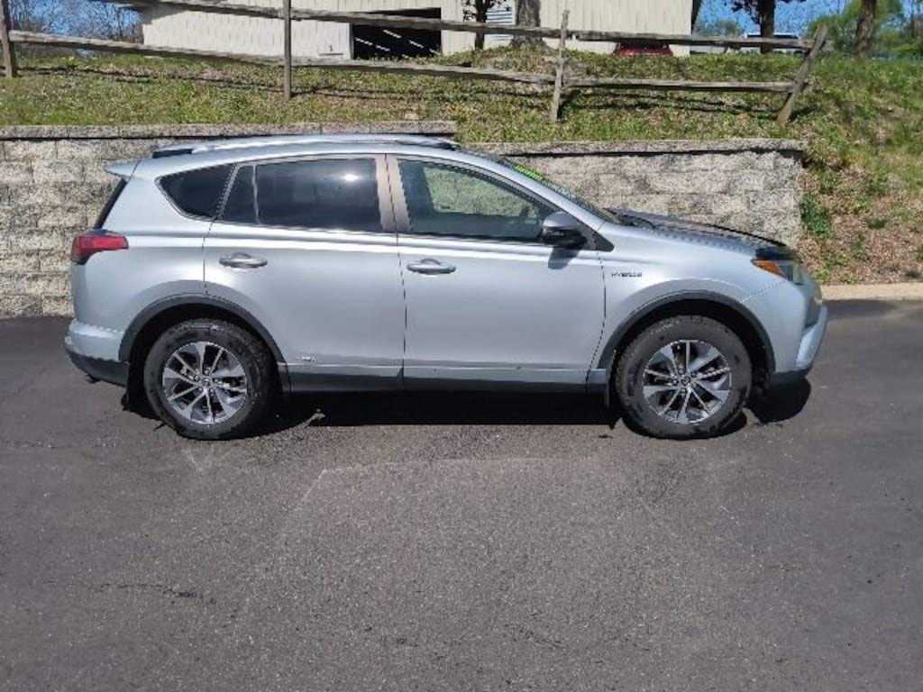 Used 2016 Toyota RAV4 Hybrid XLE