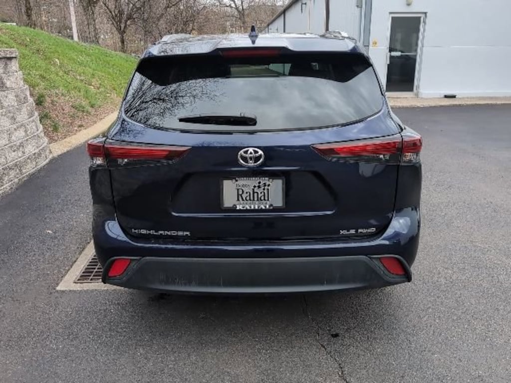 Used 2025 Toyota Highlander XLE