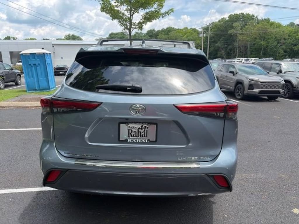 Used 2023 Toyota Highlander Limited
