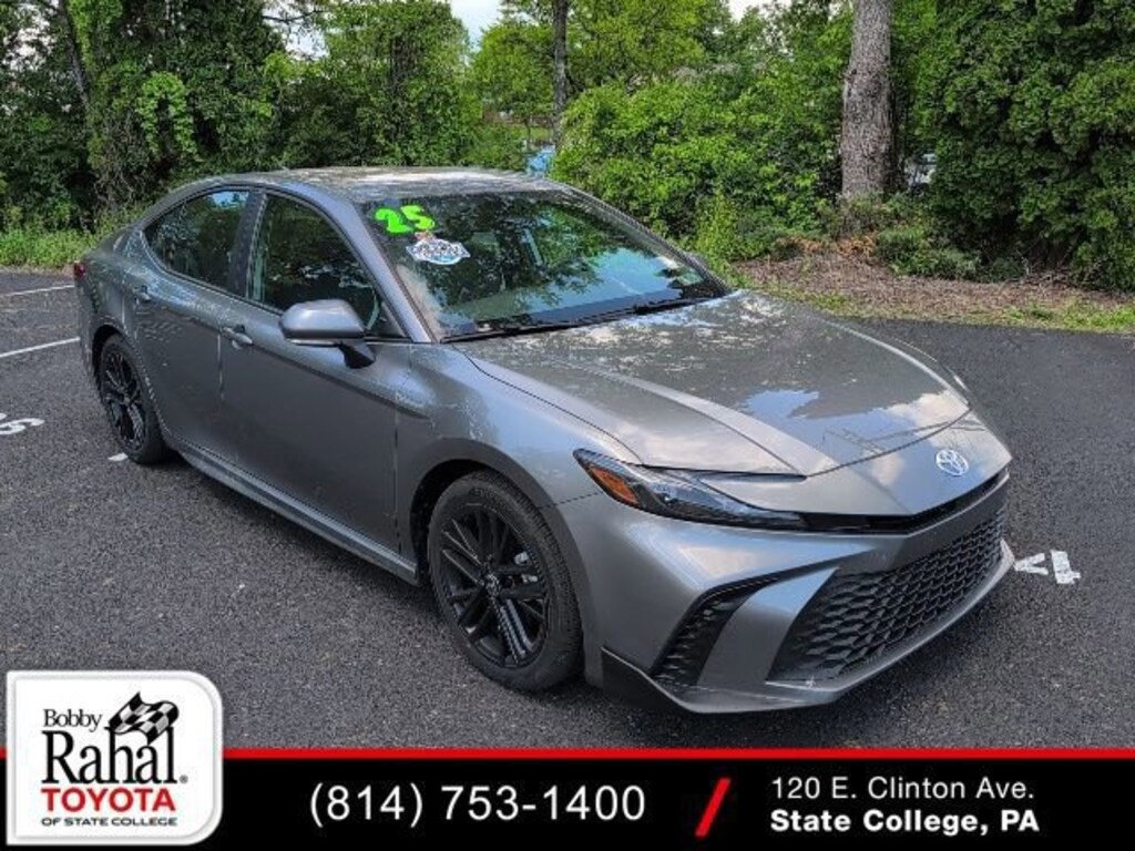 Used 2025 Toyota Camry SE