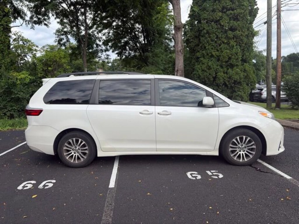 Used 2019 Toyota Sienna XLE