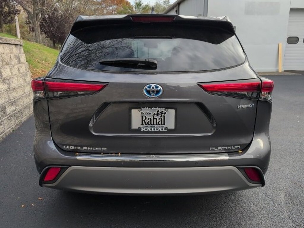 Used 2022 Toyota Highlander Hybrid Platinum
