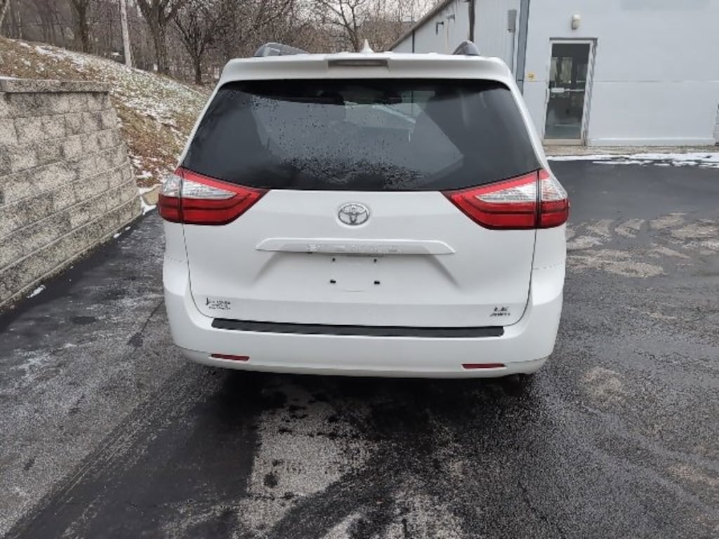 Used 2019 Toyota Sienna LE