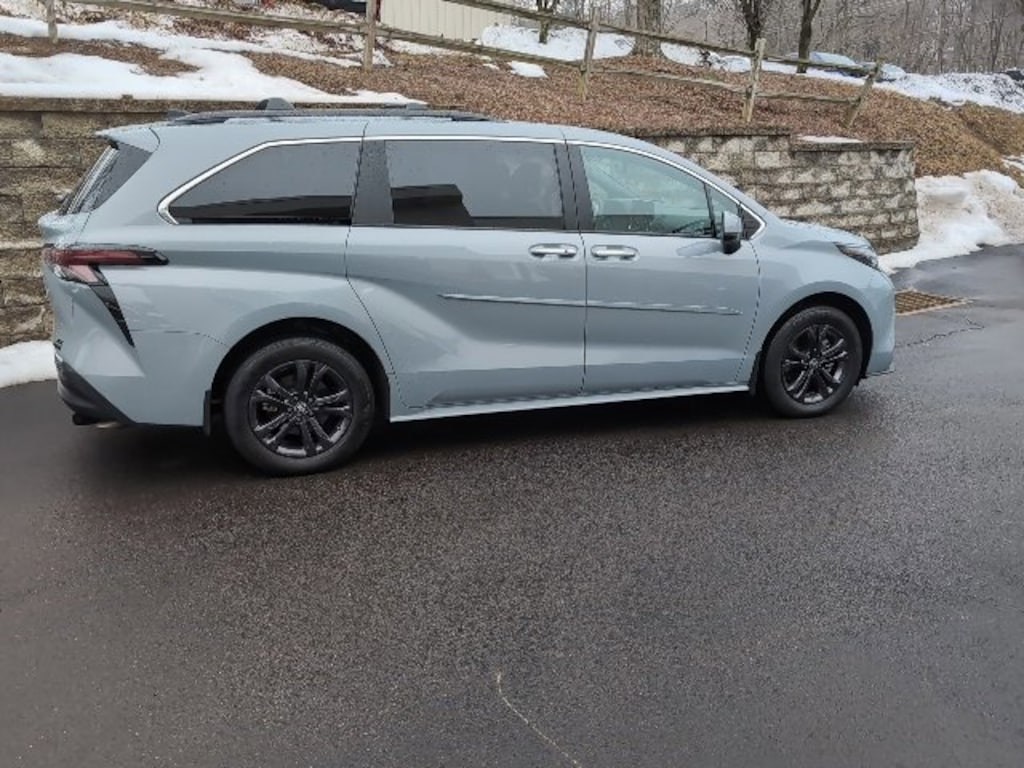 Used 2024 Toyota Sienna Woodland Edition